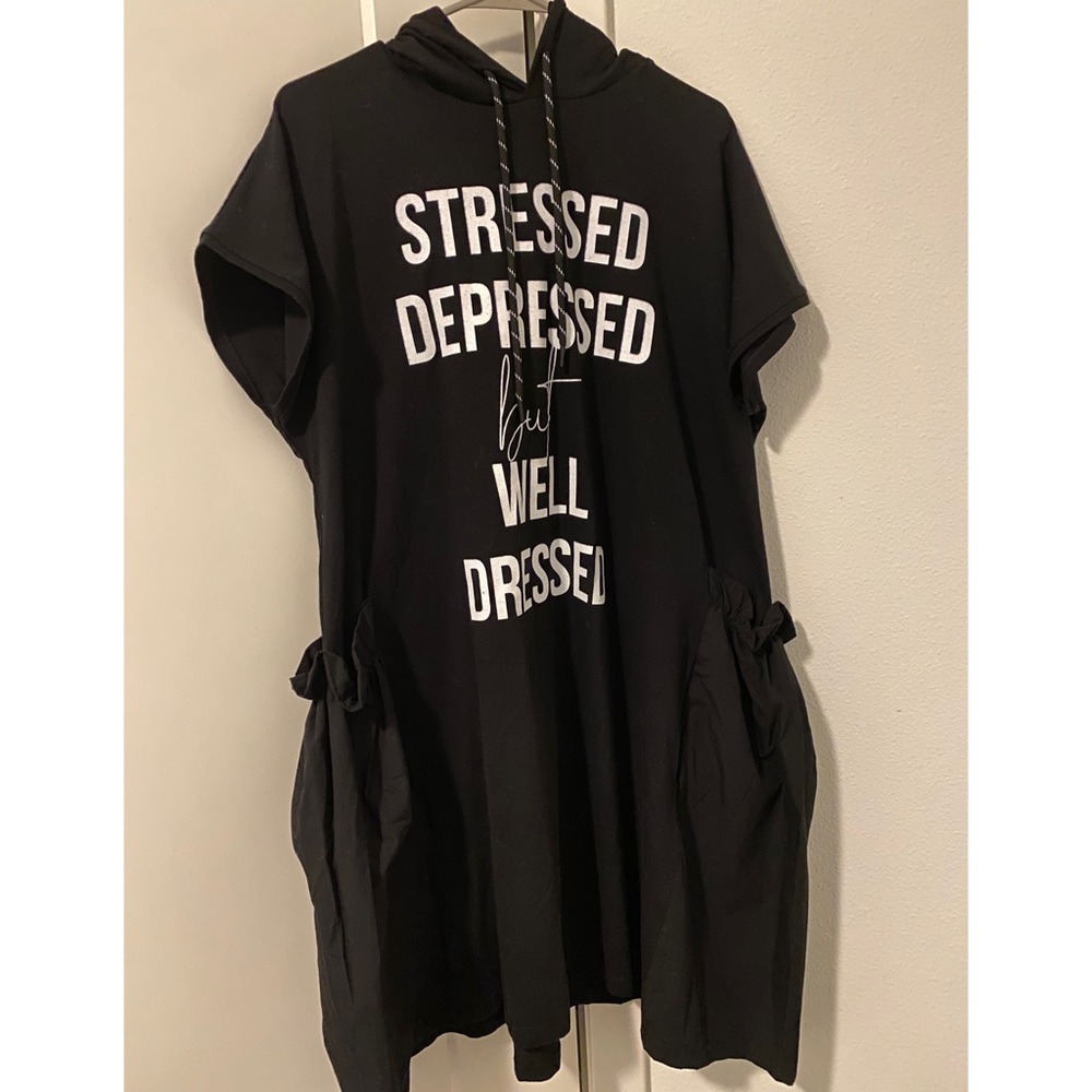 Oversized hoodie dress with large pockets. Like new. Knee length